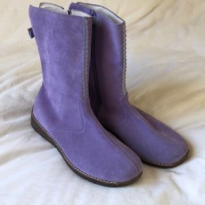Suede boots